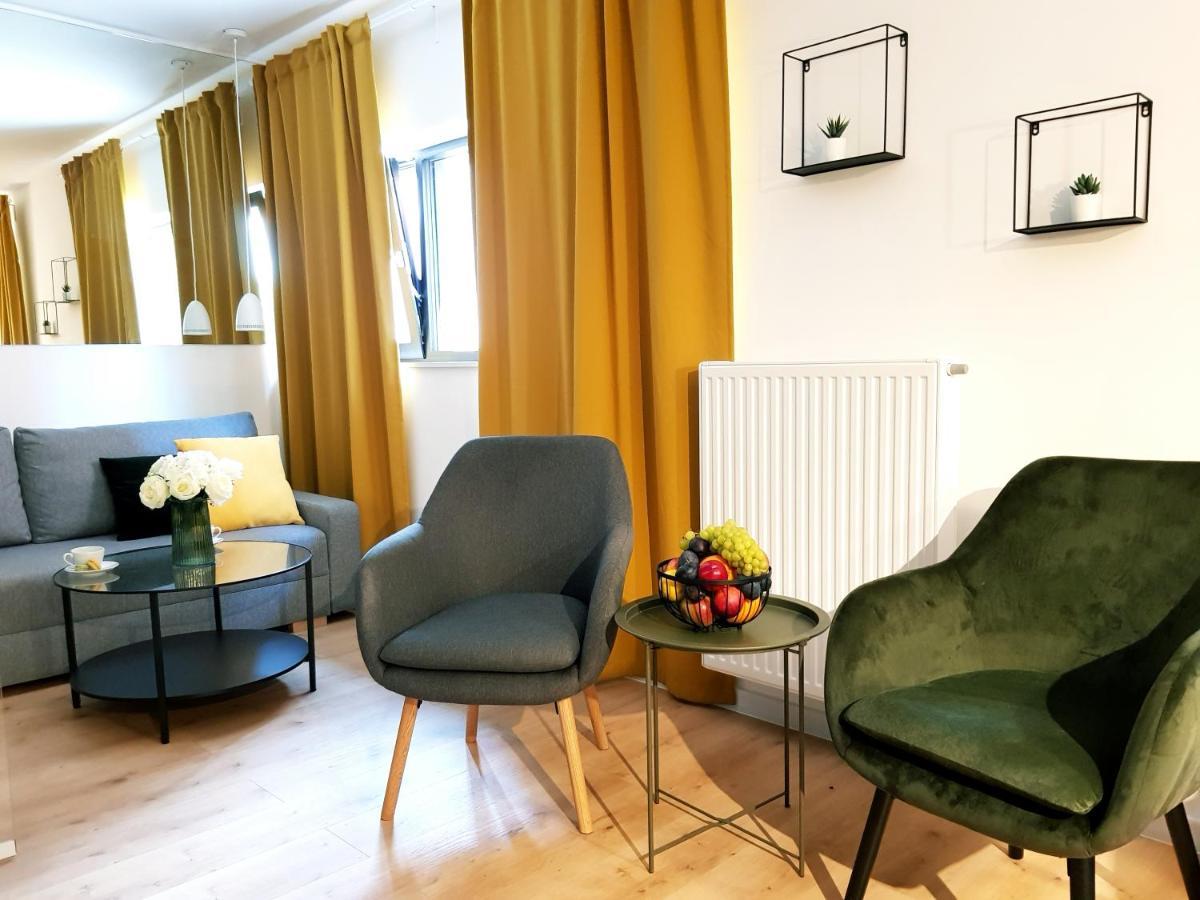 Old Motlawa Mirror Apartment Гданск Екстериор снимка